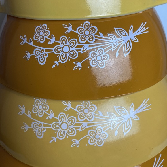 Vintage Pyrex Bowls Set Butterfly Gold Cinderella Butterflies 4 Pc Antique - Picture 2 of 16